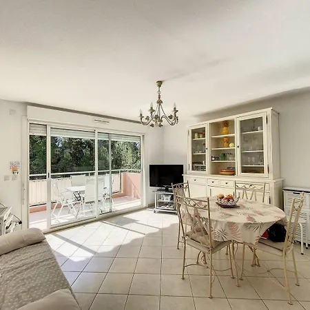 T2 Pour 4 Personnes Dans Avec Piscine * סן-מקסים