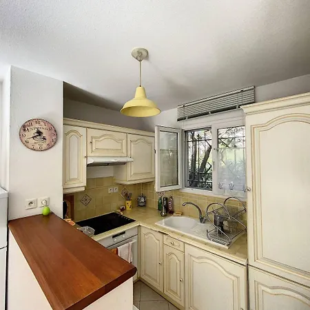 Apartmán T2 Pour 4 Personnes Dans Avec Piscine